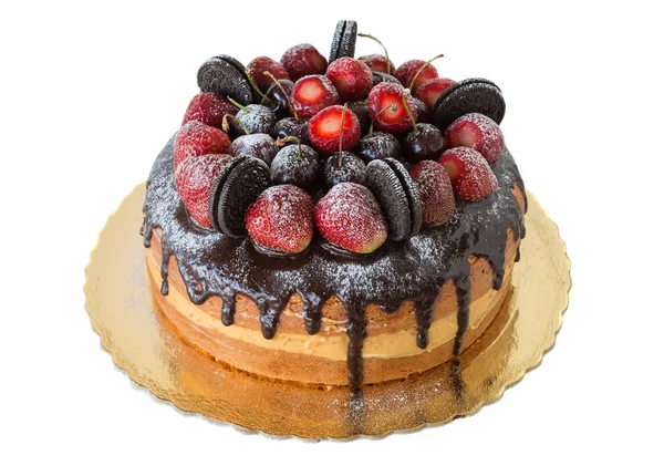 草莓与巧克力饼干的美味蛋糕。特写. — 图库照片