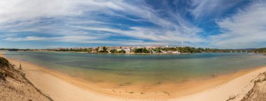 Portekiz deniz Köyü Milfontes büyük Panoraması. Alentejo alan Odemira.
