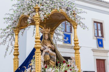 St. Mary heykeli alayı. Loule Portekiz.
