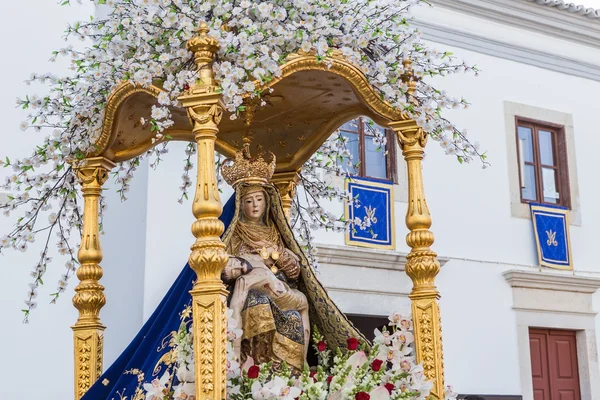 Estatua de Santa María en la procesión. En Portugal Loule. —  Fotos de Stock