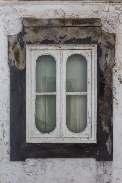 Tarihi pencere Portekizce vintage ev. Yakın çekim. — Stok fotoğraf