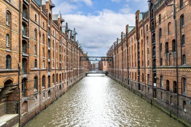 Hamburg şehir merkezinin eşsiz su yolları ve köprüleri