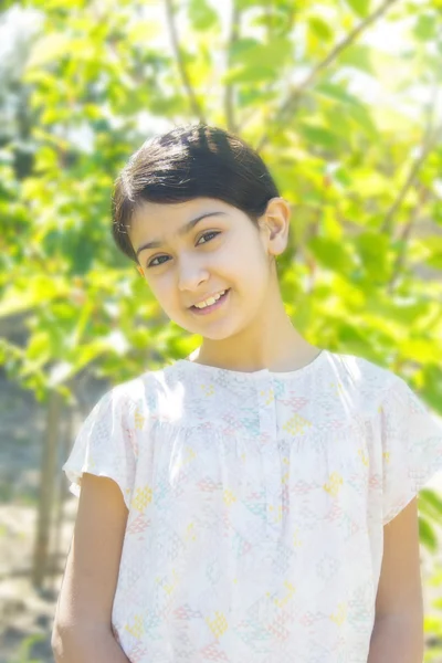 Sweet little girl outdoors — Stock Photo, Image