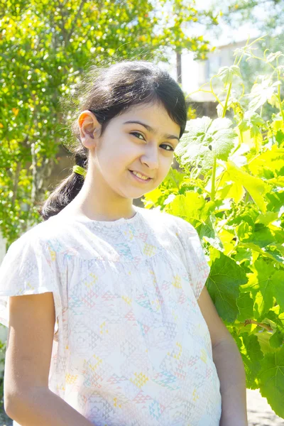 Sweet little girl outdoors — Stock Photo, Image