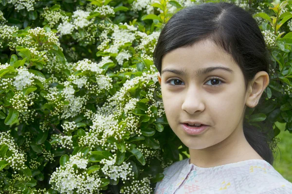 Doce menina ao ar livre — Fotografia de Stock