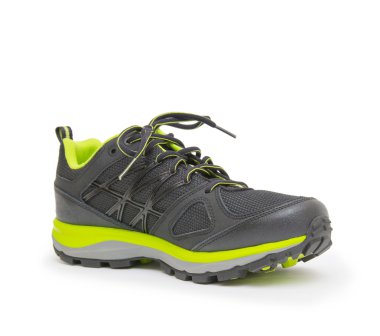 Beyaz arkaplanda izole edilmiş spor ayakkabılar