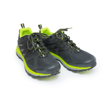 Beyaz arkaplanda izole edilmiş spor ayakkabılar