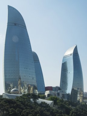 Bakü - 31 Mayıs 2014: Azerbaycan, Bakü alev kuleleri üzerinde 31 Mayıs.