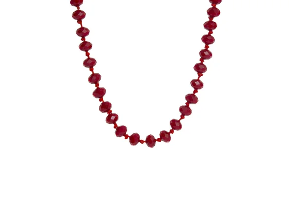 Collier de perles rouges isolé sur fond blanc — Photo