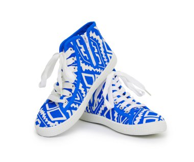 Beyaz arkaplanda izole edilmiş spor ayakkabılar