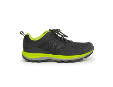 Beyaz arkaplanda izole edilmiş spor ayakkabılar