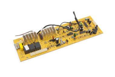 elektronik devre kartı üzerinde beyaz