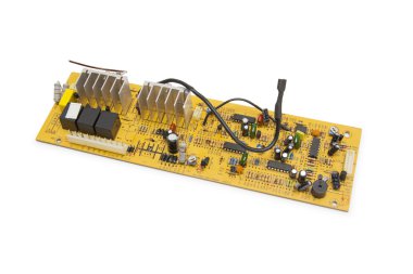 elektronik devre kartı üzerinde beyaz