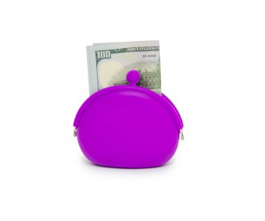 Beyaz arka plan üzerinde kesme izole yüz dolarlık banknot ile çanta