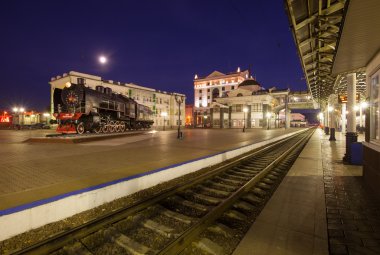 Krasnoyarsk, Rusya - 26 Eylül 2014: Demiryolu istasyon Meydanı