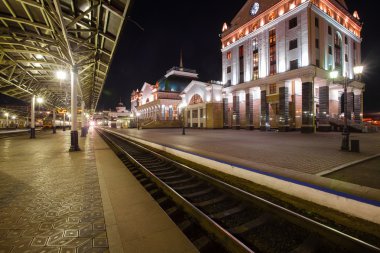 Krasnoyarsk, Rusya - 26 Eylül 2014: Demiryolu istasyon Meydanı