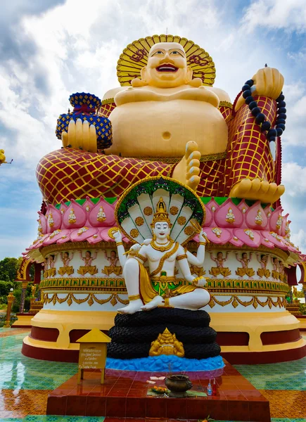 Экскурсия в храм Ват-Плай-Лаем на острове Самуи — стоковое фото