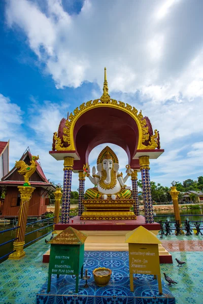Gezi için Tapınak, Wat Plai Laem Samui adasının üzerinde — Stok fotoğraf