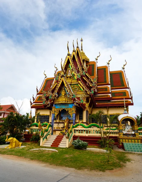 Utflykt till templet Wat Choeng Mon Beach på ön Samui — Stockfoto