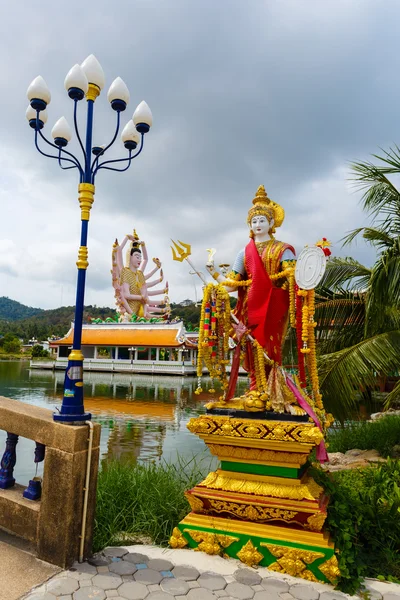 Excursie naar de tempel van Wat Plai Laem op het eiland Samui — Stockfoto