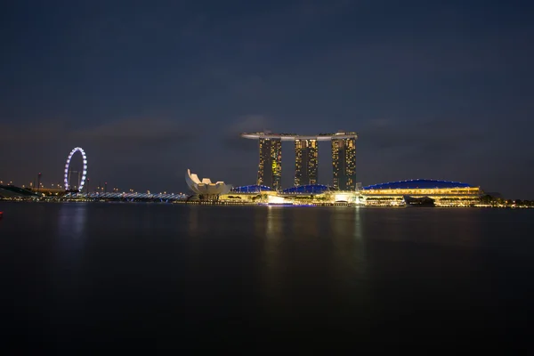 Vista notturna del giardino singapore — Foto Stock