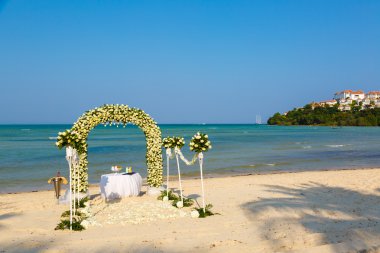 Bir sahilde düğün töreni 