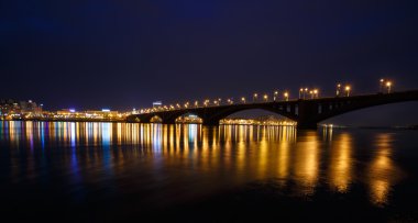 Düşüş, nehir Yenisey, Belediye köprü kenti