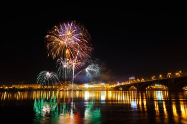 havai fişek kutlama 