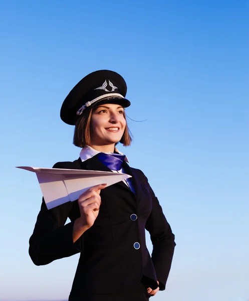 Frau in Gestalt der Stewardess — Stockfoto