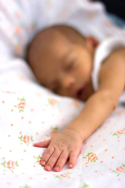 Bambina Addormentata Mano Neonato Molto Dolce Calmo Neonato — Foto Stock