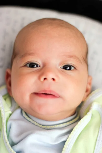 Ritratto Bambino Carino Primo Piano Dolce Piccolo Bambino Guarda Alla — Foto Stock