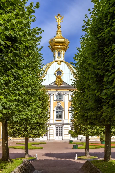 The summer residence of the tsars in Peterhof — Stock Photo, Image