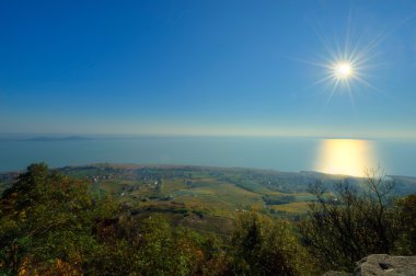 Macaristan'da Balaton Gölü üzerinden güzel manzara