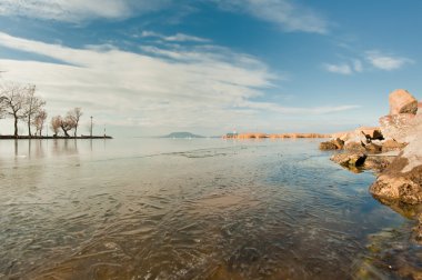 Macaristan'da Balaton Gölü üzerinden güzel manzara