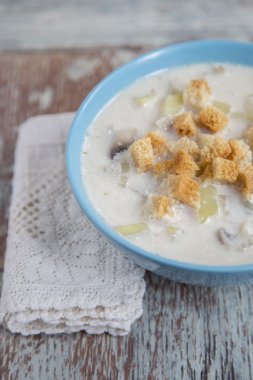 kremalı mantar çorbası