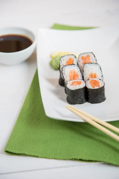 Sushi készlet fehér háttér — Stock Fotó