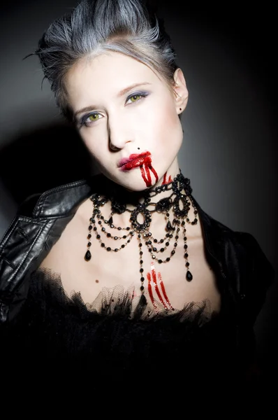 Sexy kobieta we krwi — Zdjęcie stockowe