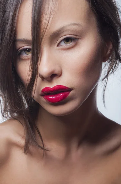 Portret kobiety uroda z czerwona szminka — Zdjęcie stockowe