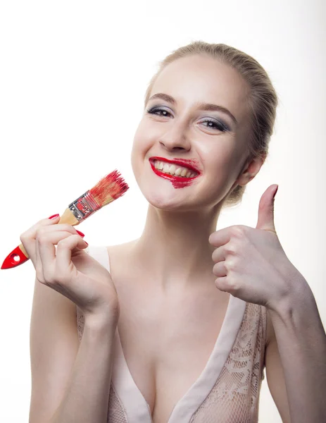 Νεαρή γυναίκα υπόδειγμα με glamour κόκκινα χείλη, φωτεινό μακιγιάζ. — Φωτογραφία Αρχείου