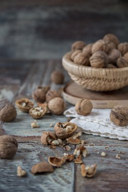 ceviz çekirdeği ve ceviz..