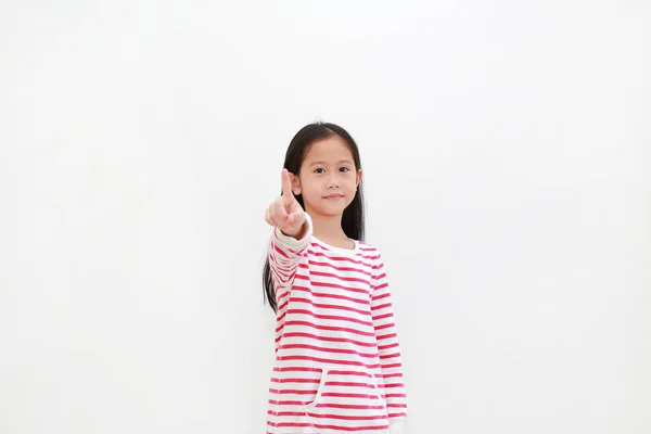 Портрет Азиатская Маленькая Девочка Указательный Палец Нажав Воображаемую Кнопку Белом — стоковое фото