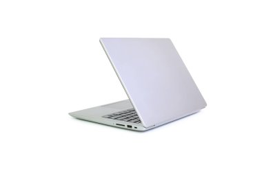 Katlanmış ekranlı dizüstü bilgisayar beyaz arkaplanda izole edildi. Kırpma yolu olan dizüstü bilgisayar