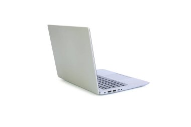 Laptop beyaz arkaplanda izole edildi. Kırpma yolu olan dizüstü bilgisayar