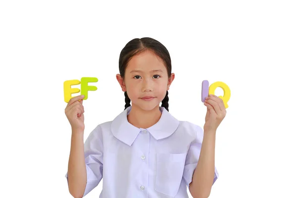 Criança Menina Asiática Uniforme Escolar Segurando Alfabeto Funções Executivas Quociente — Fotografia de Stock