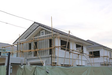Tek kişilik aile evi yapım aşamasında. Tayland 'da konut