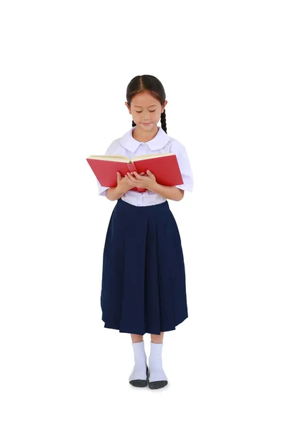 Прекрасна Азіатська Маленька Школярка Тайській Школі Стоїть Читає Книжку Ізольовану — стокове фото