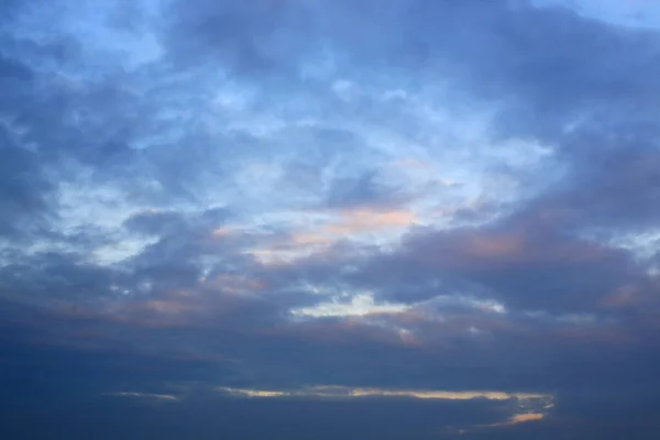 Abstrakte Blau Orangefarbene Wolken Himmel Bei Sonnenuntergang — Stockfoto
