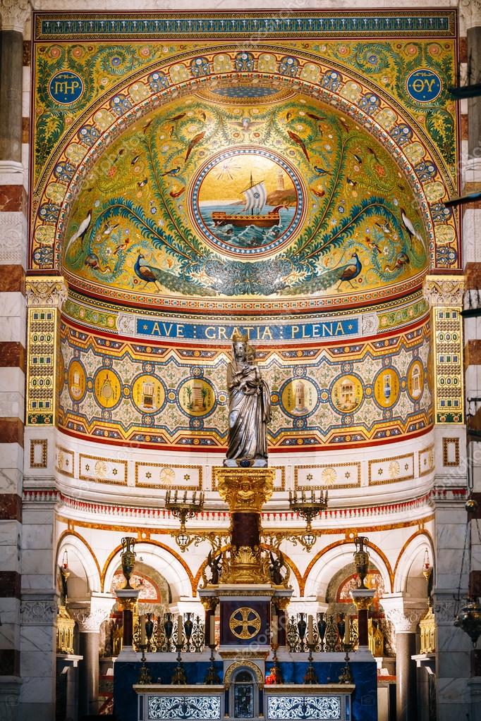 Innenraum Der Kirche Notre Dame De La Garde In Marseille