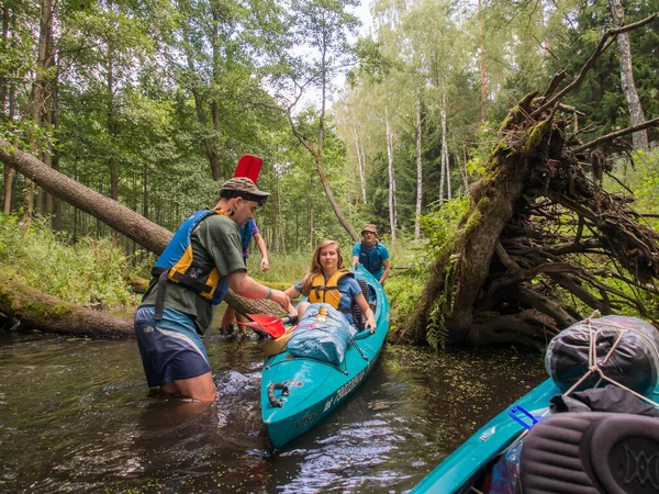 Rio Dobrzyca Polônia Agosto 2014 Kayakers Durante Excursão Canoagem — Fotografia de Stock