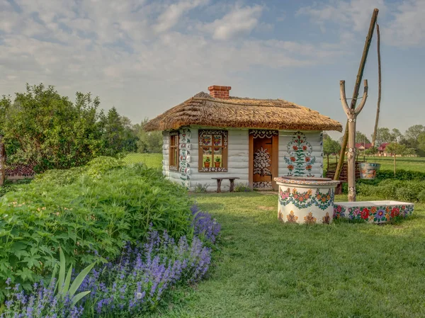Zalipie Polônia Maio 2017 Casa Colorida Com Flores Pintadas Nas — Fotografia de Stock